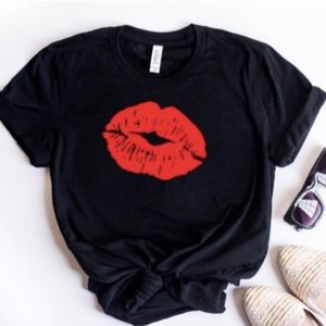 Red lips Graphic Tee
